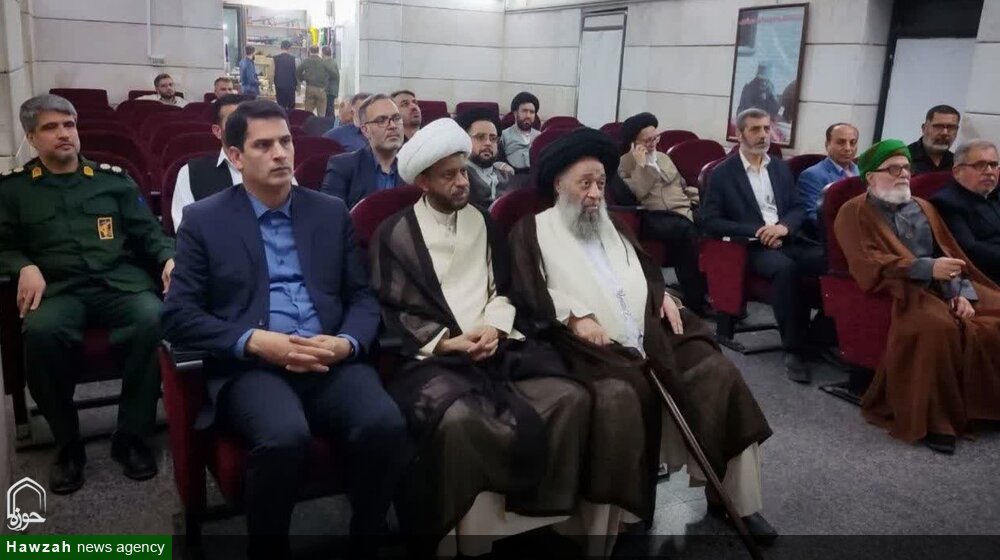 بازدید آیت‌الله موسوی جزایری از موزه جنگ خرمشهر