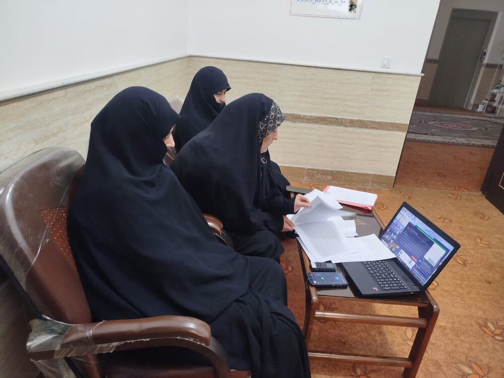 بررسی نقش هوش معنوی و سبک‌های دلبستگی در پیش‌بینی طلاق عاطفی زوجین میبدی