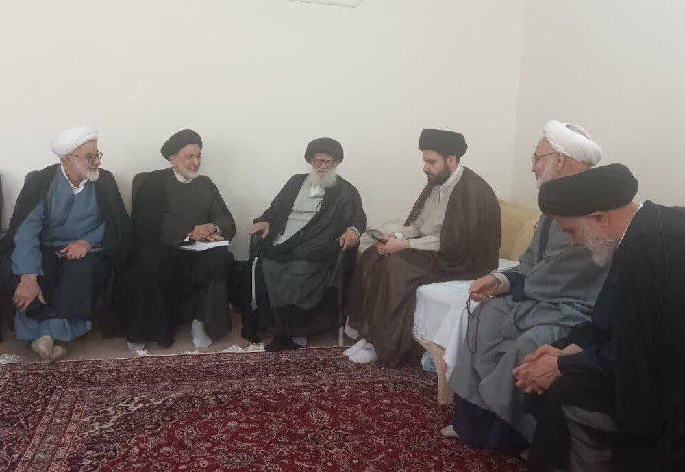 دیدار مشاور رئیس جمهور در امور حوزه و روحانیت با علمای مشهد