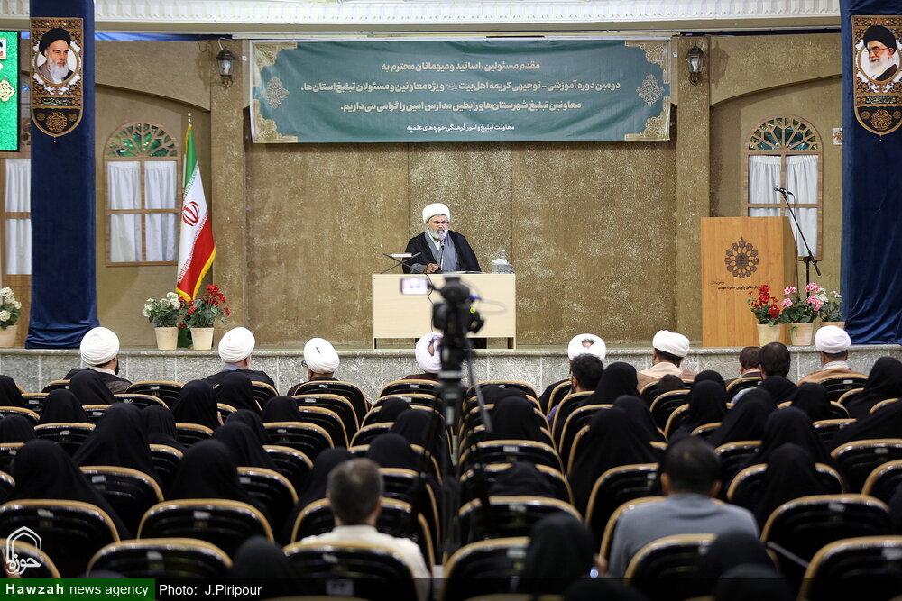 تصاویر/ افتتاحیه همایش آموزشی - توجیهی معاونین تبلیغ استانها و رابطین خواهر مدارس امین سراسر کشور