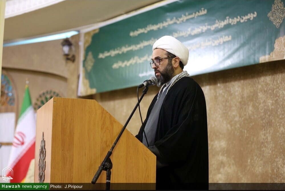 گزارشی از افتتاحیه دومین دوره آموزشی توجیهی کریمه اهلبیت(س) / تحولی در نظام تعلیم و تربیت با اجرای طرح امین