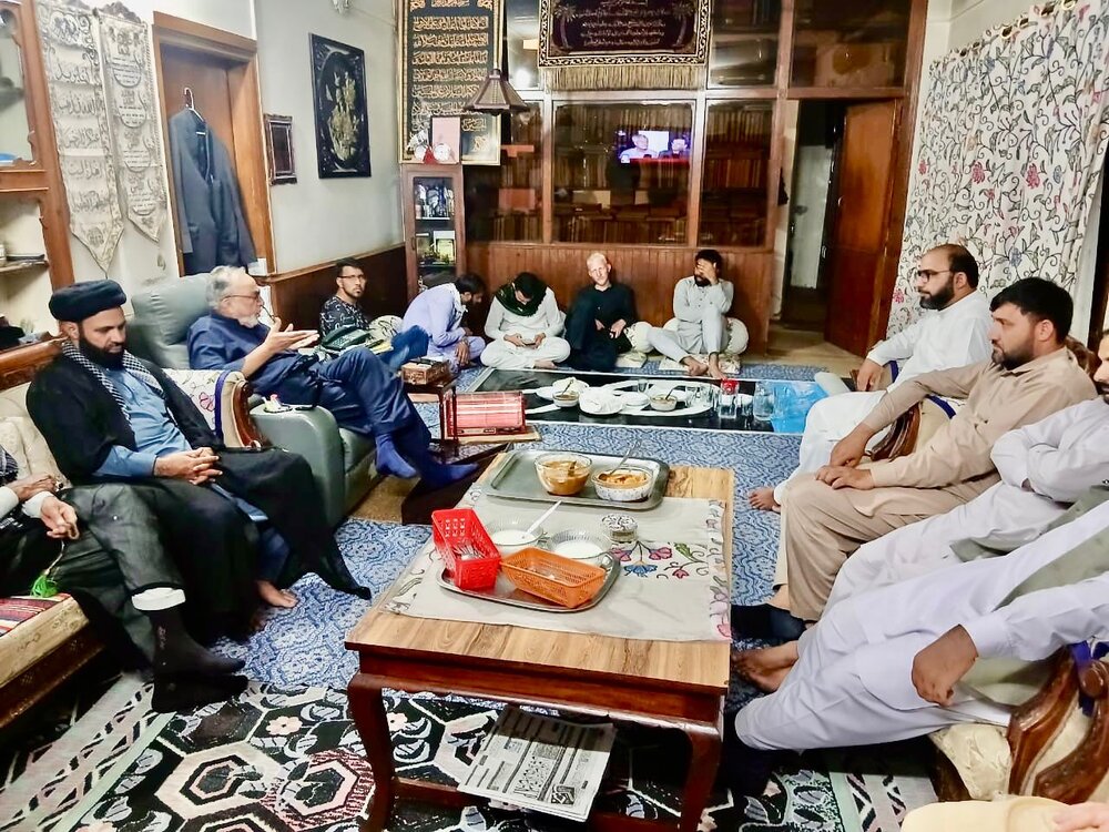 مظفر آباد؛ علمائے کرام کی مفتی کفایت حسین سے ملاقات/ دینی اداروں کے درمیان روابط، فکری ہم آہنگی اور نوجوان نسل کی تربیت زیرِ غور