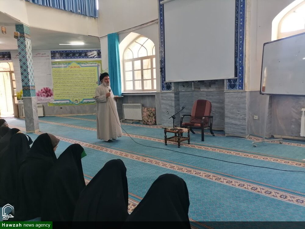 أستاذٌ حوزويٌّ: العلم بلا عملٍ عقيمٌ بلا ثمر