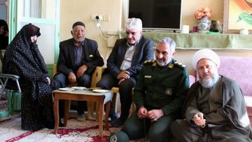 امام جمعه آران و بیدگل با خانواده معظم شهید بذرافشان دیدار کرد +تصاویر