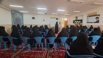 تقویت عزت‌نفس و مدیریت هیجانات در دوران نوجوانی، بنیان تربیت سالم است