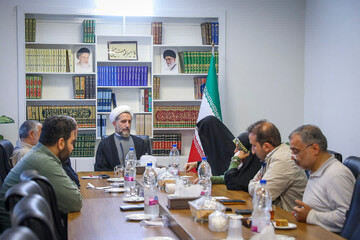 تصاویر / دیدار اعضای شورای شهر قزوین با نماینده ولی فقیه در استان