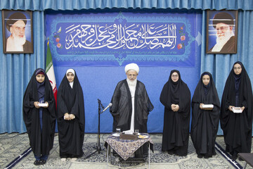 تصاویر/ دیدار کارکنان کانون پرورشی فکری کودکان با آیت الله ناصری