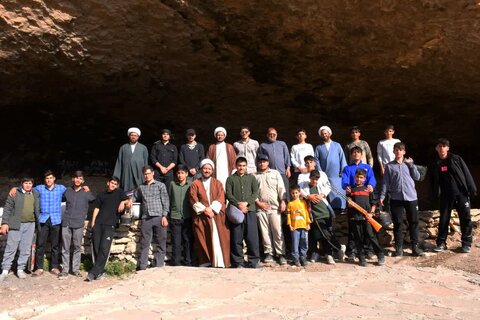 تصاویر/ اردوی یک روزه طلاب مدرسه علمیه تکاب