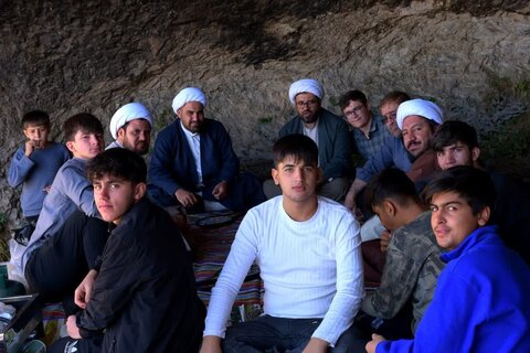 تصاویر/ اردوی یک روزه طلاب مدرسه علمیه تکاب