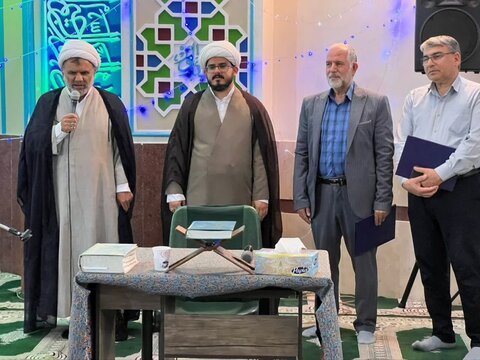 تصاویر/ مسجدی برقرار در شهرک اکباتان