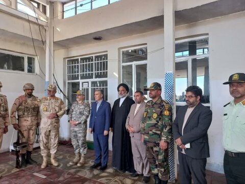 تصاویر/ بازدیدامام جمعه سلماس از پاسگاه‌های هنگ مرزی این شهرستان و تجلیل از خدمات نیروی این نهاد