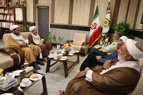 تصاویر/ دیدار مدیر حوزه علمیه لستان هرمزگان با فرمانده نیروی انتظامی استان