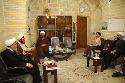 تصاویر| بازدید مدیر حوزه علمیه فارس از مدرسه علمیه مصلی شیراز