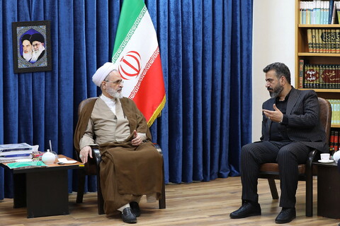 تصاویر/ دیدار  رئیس اتاق بازرگانی، صنایع، معادن و کشاورزی قم با آیت الله اعرافی