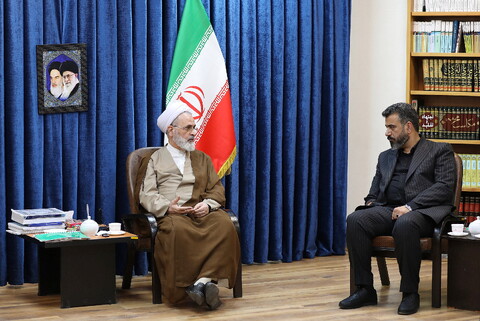 تصاویر/ دیدار  رئیس اتاق بازرگانی، صنایع، معادن و کشاورزی قم با آیت الله اعرافی