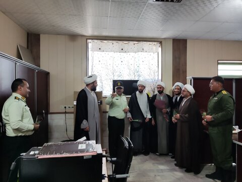 تصاویر/ برنامه های مدرسه علمیه مفیدیه سیرجان  در هفته بزرگداشت نیروی انتظامی