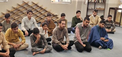 تصاویر/ برنامه های مدرسه علمیه مفیدیه سیرجان  در هفته بزرگداشت نیروی انتظامی