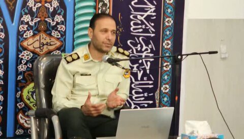 تصاویر/ برنامه های مدرسه علمیه مفیدیه سیرجان  در هفته بزرگداشت نیروی انتظامی