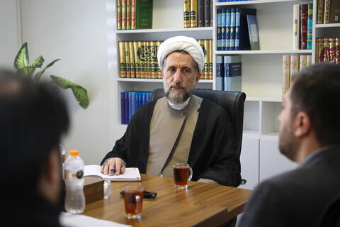 تصاویر / دیدار مدیر حوزه هنری استان با نماینده ولی فقیه در استان قزوین