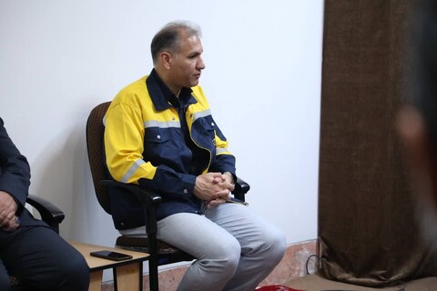 تصاویر/ دیدار مدیرکل و کارکنان اداره کل پست استان با نماینده ولی‌فقیه در استان سمنان