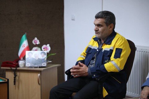 تصاویر/ دیدار مدیرکل و کارکنان اداره کل پست استان با نماینده ولی‌فقیه در استان سمنان