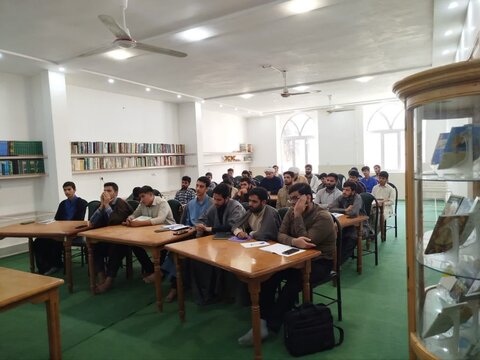 تصاویز/ کارگاه مهارت‌های پژوهشی مدرسه علمیه امیرالمؤمنین(ع) آران و بیدگل