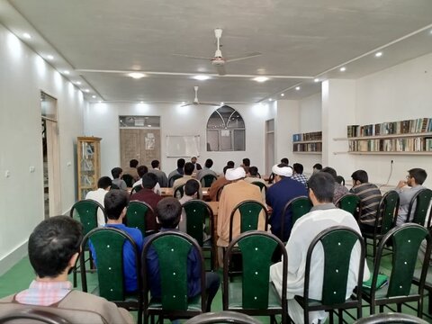 تصاویز/ کارگاه مهارت‌های پژوهشی مدرسه علمیه امیرالمؤمنین(ع) آران و بیدگل