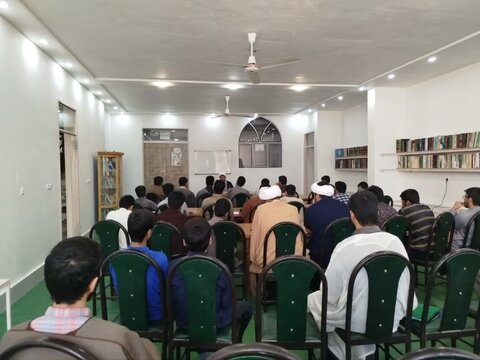 تصاویز/ کارگاه مهارت‌های پژوهشی مدرسه علمیه امیرالمؤمنین(ع) آران و بیدگل