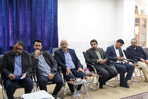 تصاویر دیدار مشاور رئیس ستاد اجرایی فرمان امام و مدیرعامل شرکت توسعه‌گری پردیس با نماینده ولی‌فقیه در لرستان