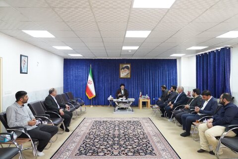 تصاویر دیدار مشاور رئیس ستاد اجرایی فرمان امام و مدیرعامل شرکت توسعه‌گری پردیس با نماینده ولی‌فقیه در لرستان