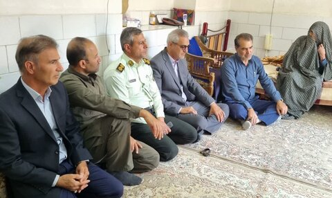 تصاویر/ دیدار مسئولان با خانواده معظم شهدا در احمدآباد