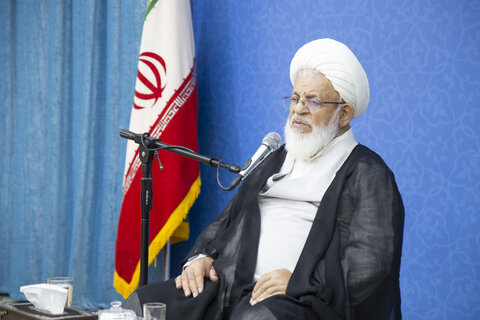 تصاویر/ دیدار مسئول و کارکنان کانون پرورش فکری کودکان استان یزد با آیت الله ناصری به مناسبت هفته ملی کودک