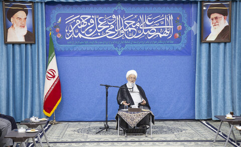 تصاویر/ دیدار مسئول و کارکنان کانون پرورش فکری کودکان استان یزد با آیت الله ناصری به مناسبت هفته ملی کودک