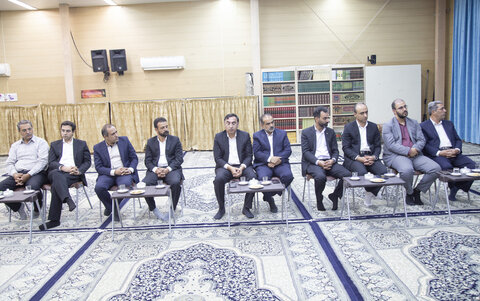 تصاویر/ دیدار مسئول و کارکنان کانون پرورش فکری کودکان استان یزد با آیت الله ناصری به مناسبت هفته ملی کودک