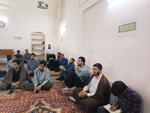 تصاویر/ برگزاری کارگاه مهارتهای تبلیغی برای طلاب مدرسه علمیه مصلی