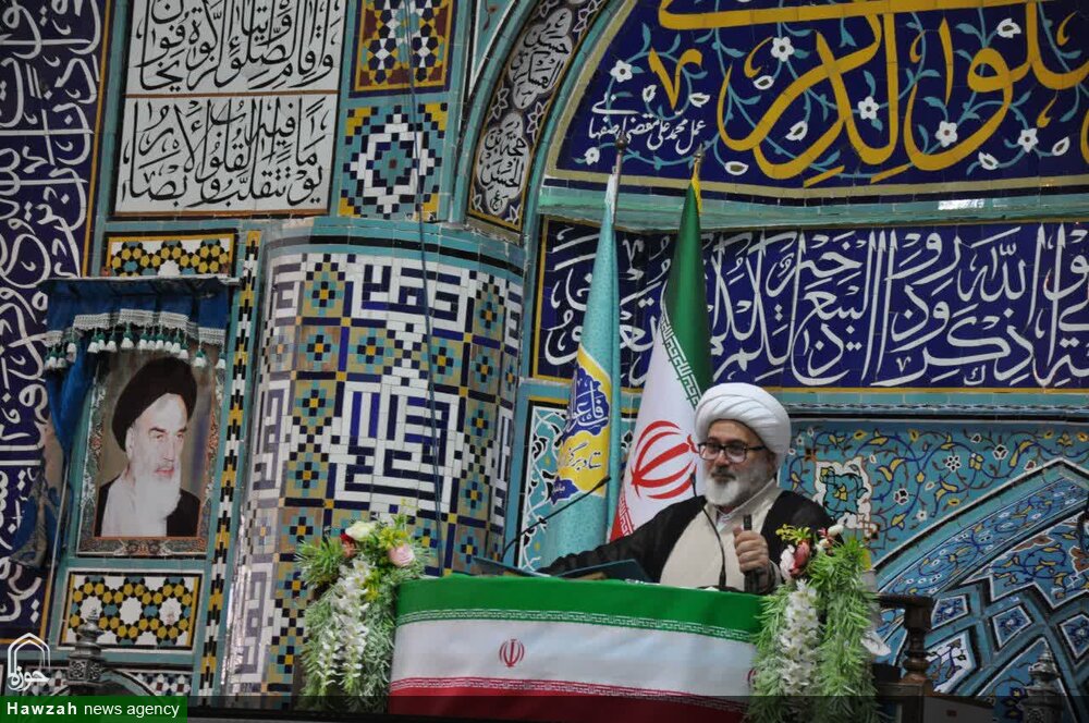 "هیهات من الذله" شعار محوری ایران در برابر آمریکا است