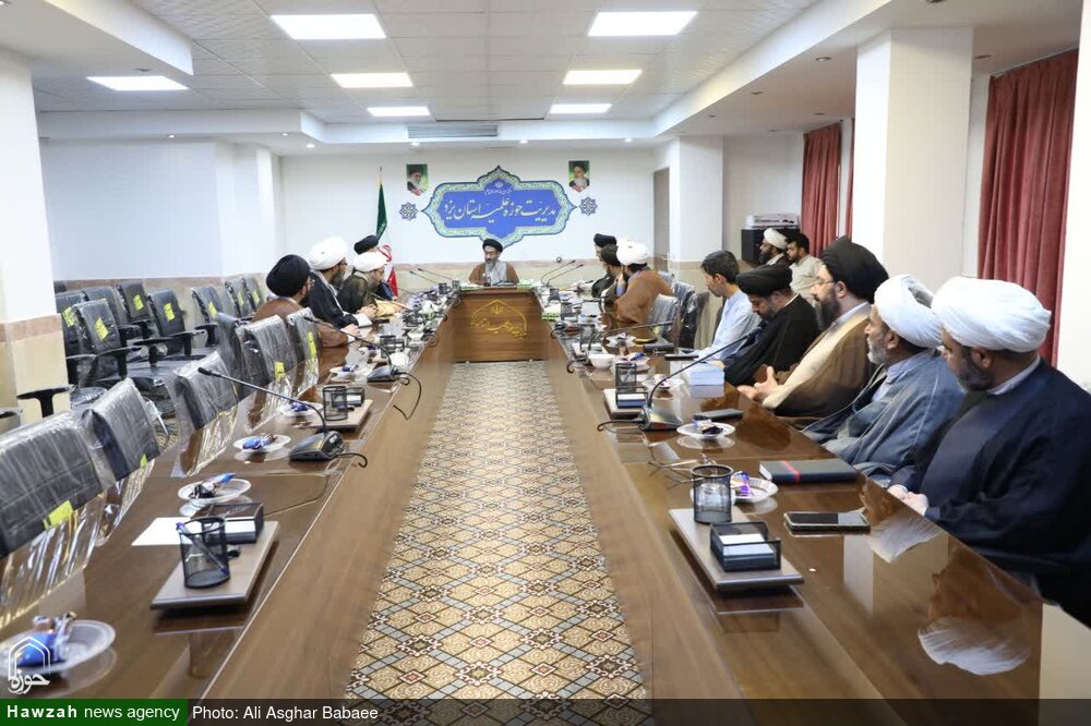 تصاویر/ نشست بصیرتی با موضوع نقد جریان فکری‌ قرآن بسندگی