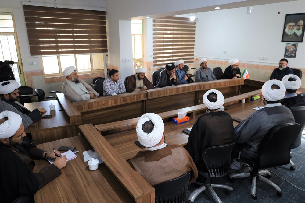 تصاویر/ نشست جهاد تبیین، ویژه مدیریت حوزه علمیه استان و کادر مدارس علمیه زاهدان