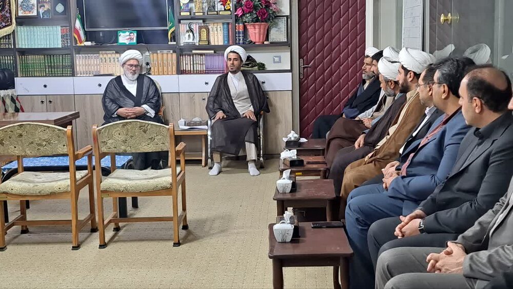 جلسه حوزه ناب معارف اسلامی در میاندوآب + تصاویر