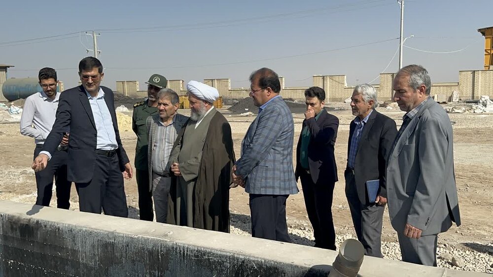 بازدید امام جمعه آران وبیدگل ازیک شرکت تولیدی فناورانه+عکس