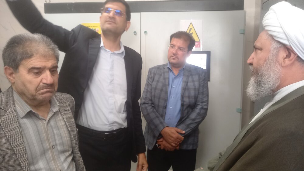 بازدید امام جمعه آران وبیدگل ازیک شرکت تولیدی فناورانه+عکس