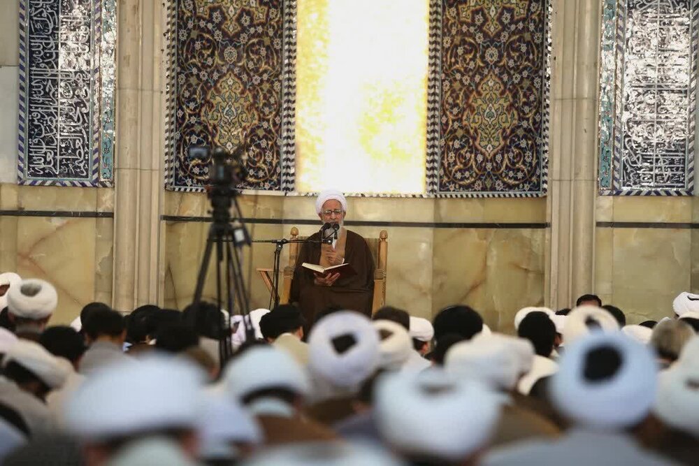 آية اللّه العظمى جواديّ الآمليّ: علينا، كرجال دينٍ، أن نكون في غاية اليقظة والطهارة