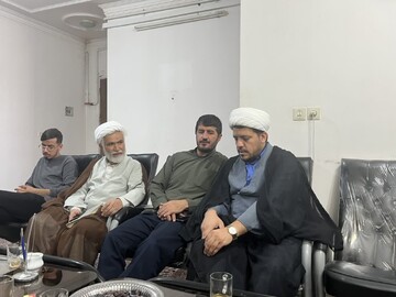 تصاویر/ نشست معاون امور طلاب حوزه علمیه کاشان با کارکنان مدرسه دارالعلم اسلامی