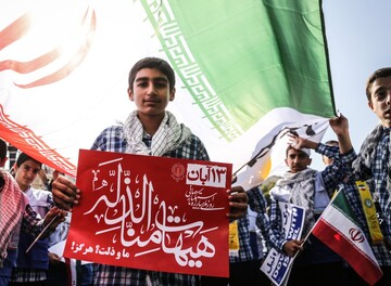 فعالیت‌های فرهنگی در طول سال با محوریت تقویت هویت انقلابی دانش‌آموزان برگزار شود