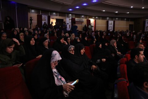 تصاویر/ آیین رونمایی از کتاب «ایرانی بودن افتخار دارد»