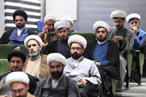 تصاویر/ نشست تبیینی توجیهی ائمه جماعات دستگاه های اجرایی آذربایجان غربی