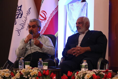 تصاویر/ رونمایی از دو کتاب دفاع مقدس در کرمان