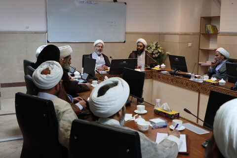 تصاویر / جلسه معاونین تهذیب حوزه علمیه یزد با معاون تهذیب حوزه‌های علمیه