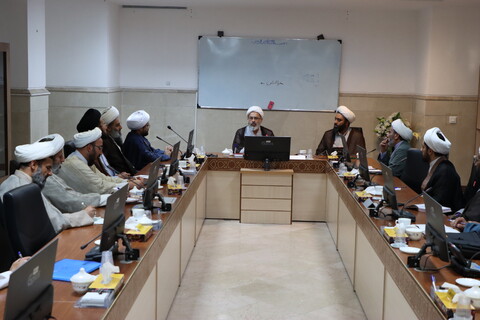تصاویر / جلسه معاونین تهذیب حوزه علمیه یزد با معاون تهذیب حوزه‌های علمیه