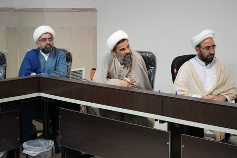 تصاویر / جلسه معاونین تهذیب حوزه علمیه یزد با معاون تهذیب حوزه‌های علمیه